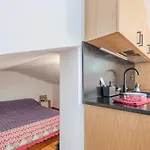 Nest-home In Front To Mont Blanc Курмайор